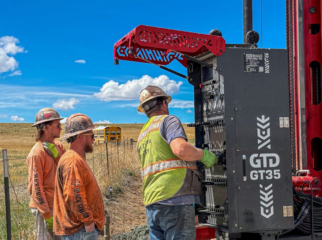 On-site training beside a GTD desco rig